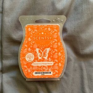 Mandarin and mango nectar wax